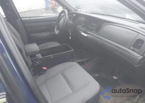 2011 Ford Crown Victoria Police Interceptor z USA, uszkodzony, nr VIN 2FABP7BV2BX172403